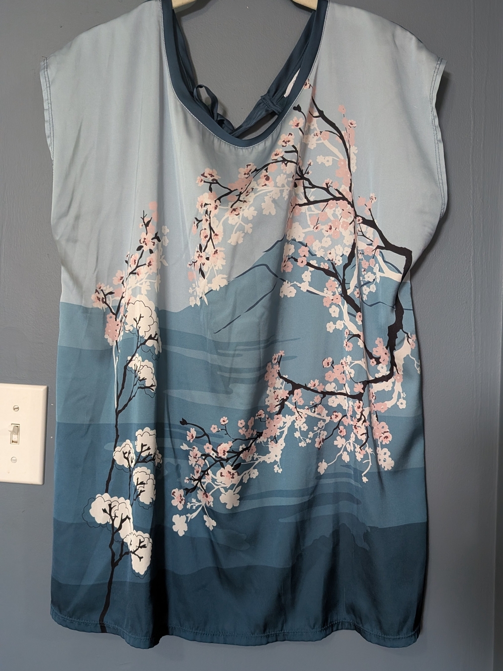 Cherry Blossom Sleeveless Top EUC Reitmans Large *E2
